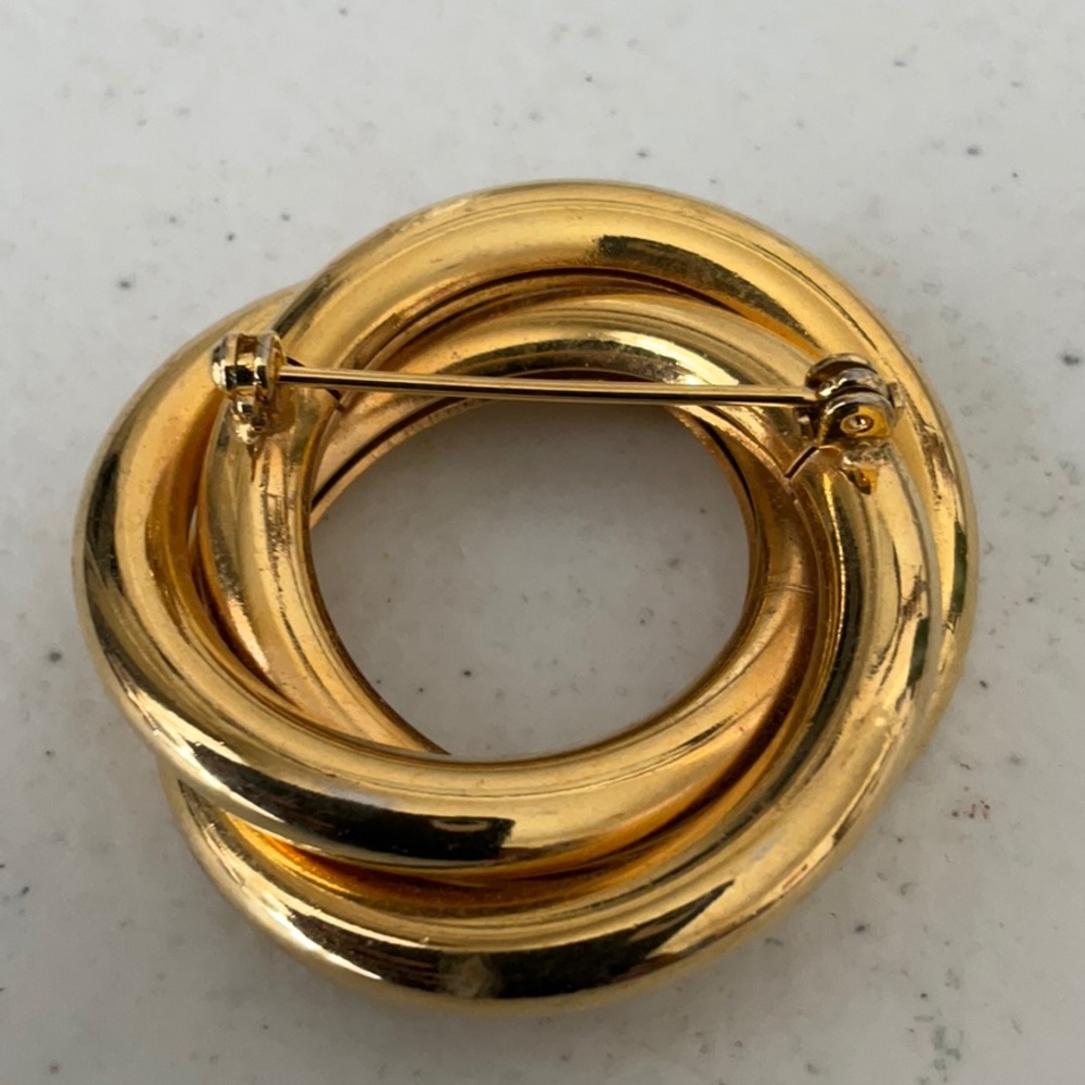 Timeless Gold Infinity’s Interlocking Rings Brooch - image 2
